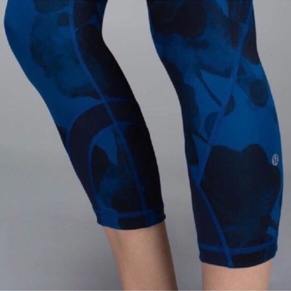 Lululemon Run Inspire Crop II leggings size 6 - Picture 2 of 6